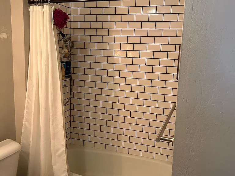 Full bathroom upper level