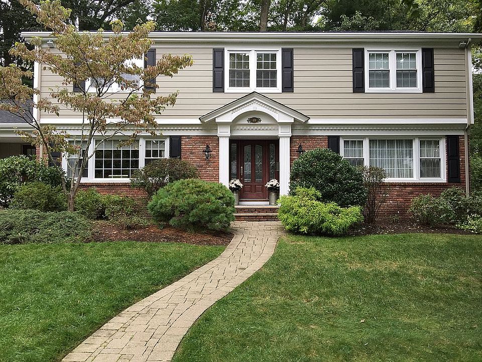 2nd image of 458 Mildred Pl