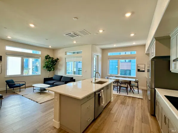 3356 Petunia Court #403, San Jose, CA 95117