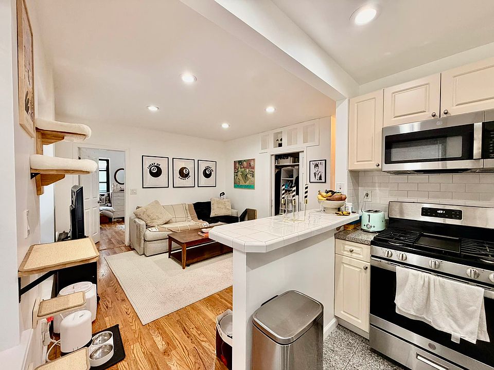 1st image of 305 E 95th St APT 3d