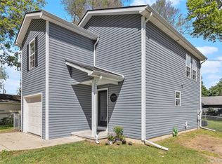 9475 Beechcrest Dr, White Lake, MI 48386