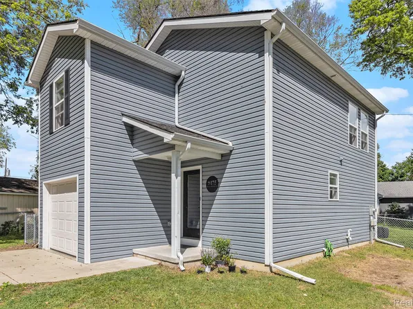 9475 Beechcrest Dr, White Lake, MI 48386