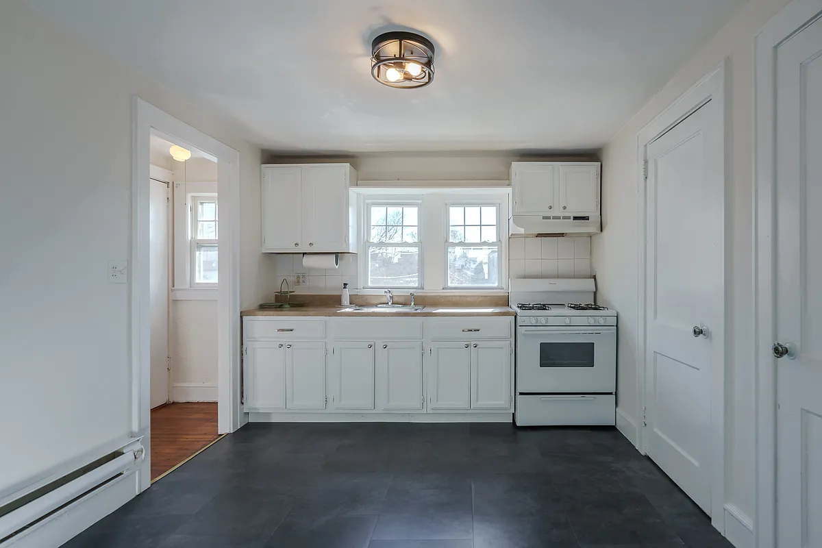 Building Photo - 52 Irma Ave #2