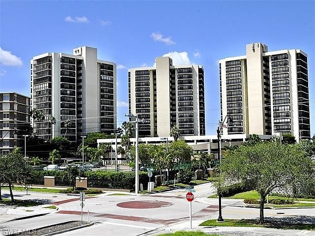 1st image of 1900 Virginia Ave APT 103