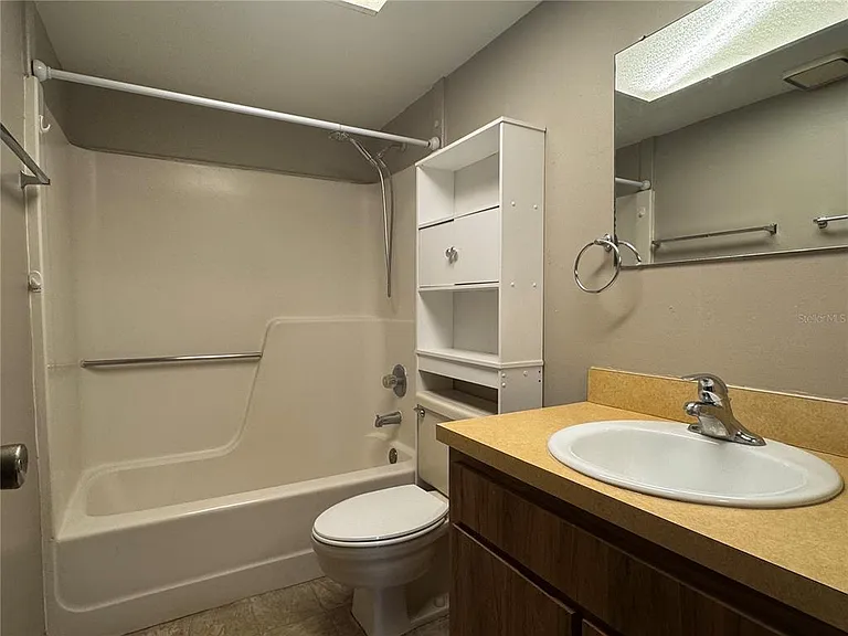 5619 Peach Ave — Photo 8