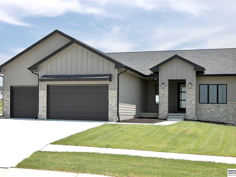 1st image of 5601 N 213th Ave