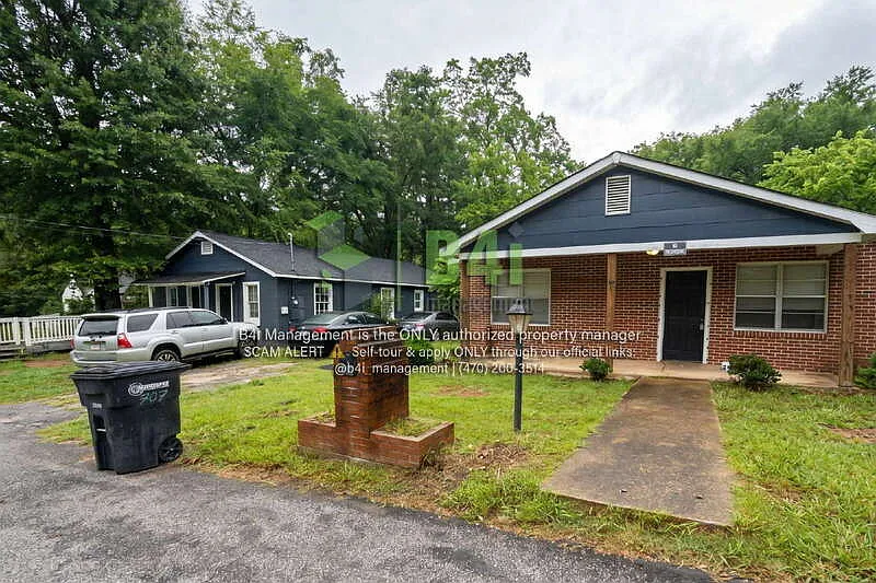 3 bed, 1.0 bath, 1359 sqft, $1,150 — Photo 2