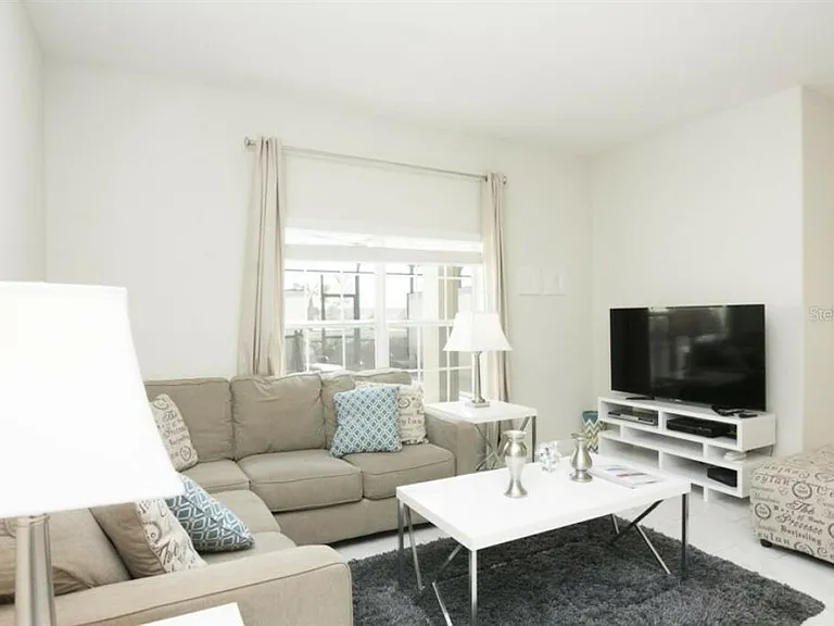 4807 Clock Tower Dr — Photo 4