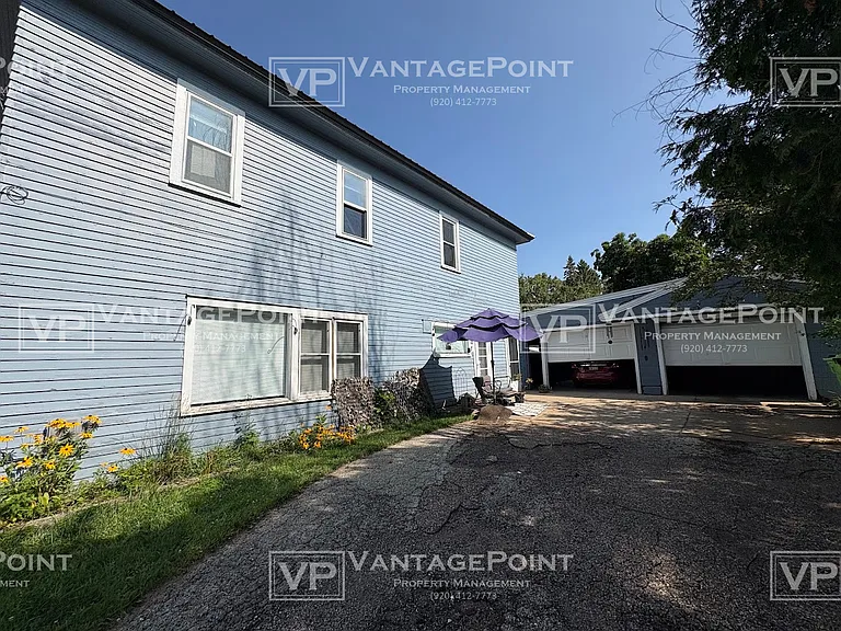 213 E Green Bay St #B — Photo 15