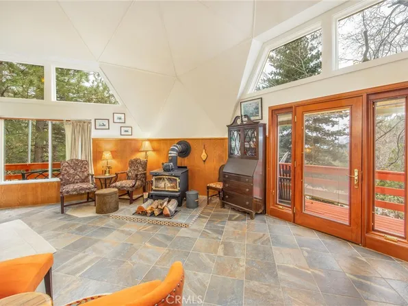 6461 Cedar Ave, Angelus Oaks, CA 92305