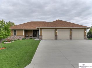 1513 N 211th St, Elkhorn, NE 68022