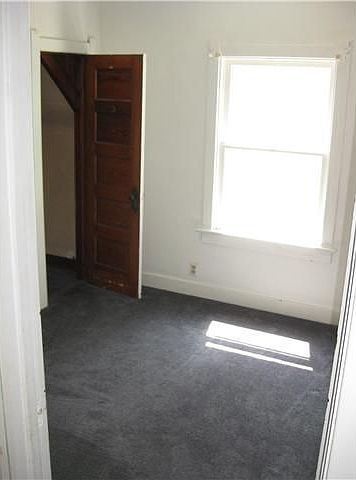 2nd image of 1242 Halstead St