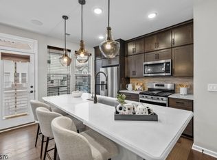 4 Sadie Cir #4204, Union Twp., NJ 07083