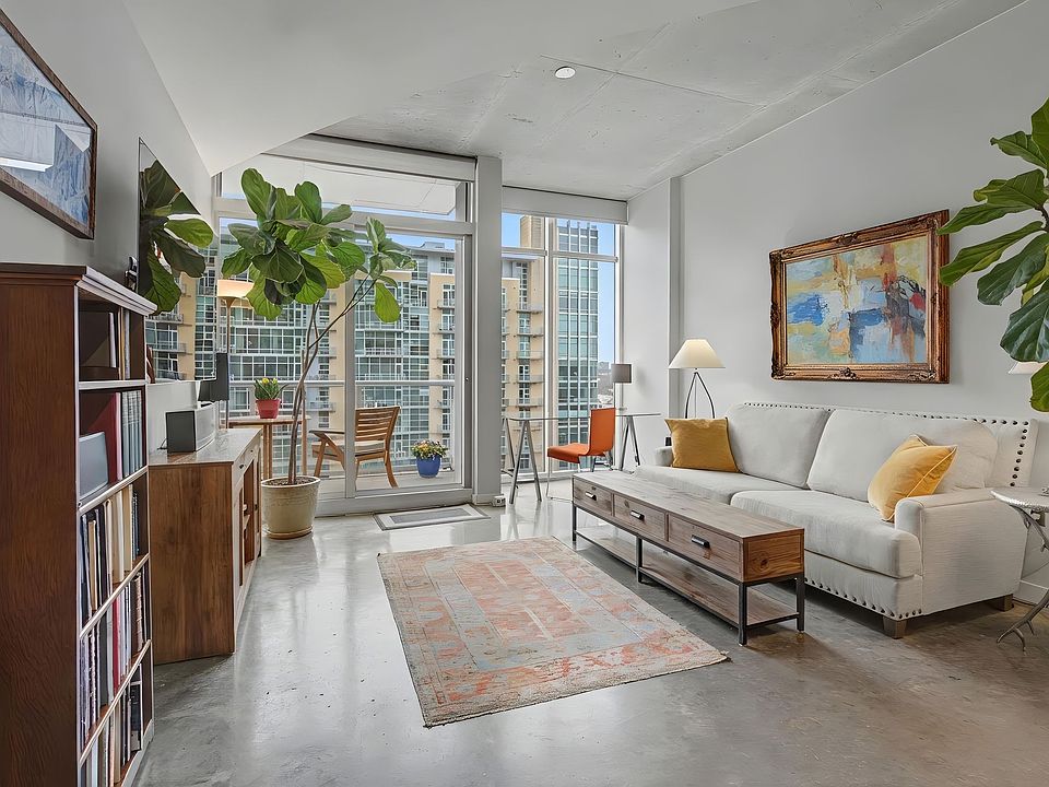 1st image of 600 12th Ave S APT 1510