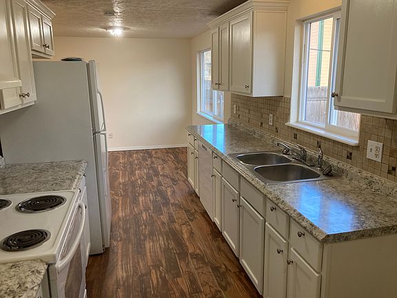 5th image of 1515 3rd Ave S