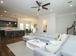 5226 Kiam St UNIT 1007, Houston, TX 77007
