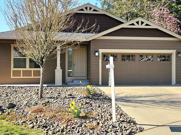 101 Stepping Stone St, Kalama, WA 98625