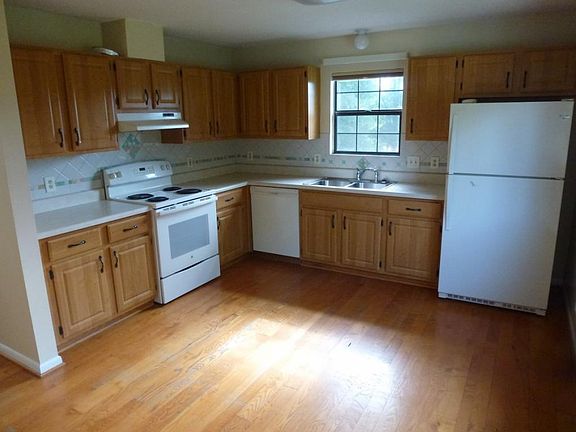 5th image of 298 Arcadia Dr