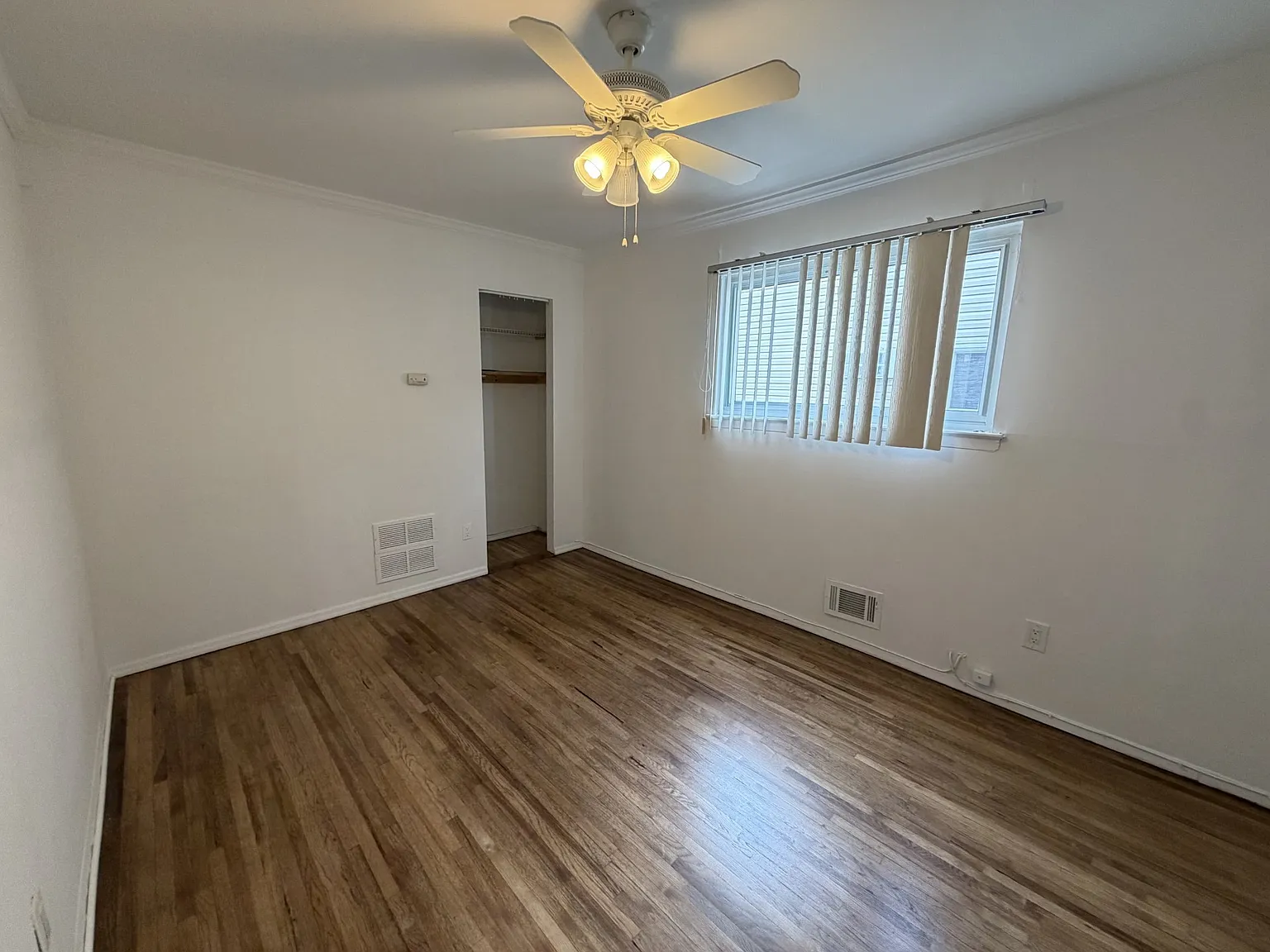 Studio, $2,440 — Photo 3