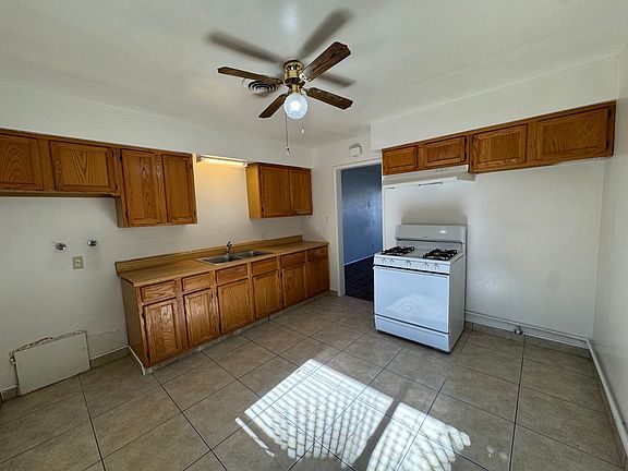 3rd image of 3418 N Chester Ave #B