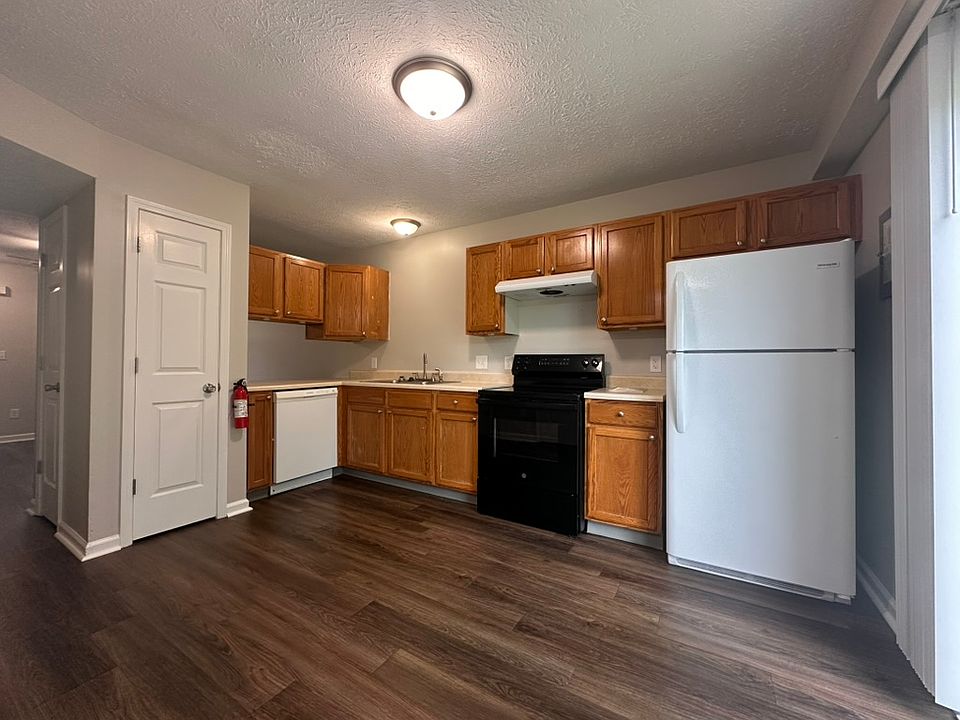 Unit 1694 - Kitchen & dining room