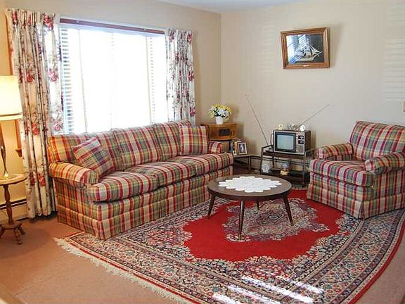 5th image of 39 Weeden Ave