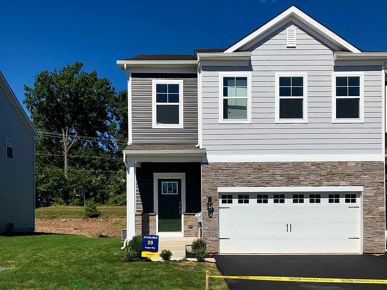 8 Egret Way — Photo 1