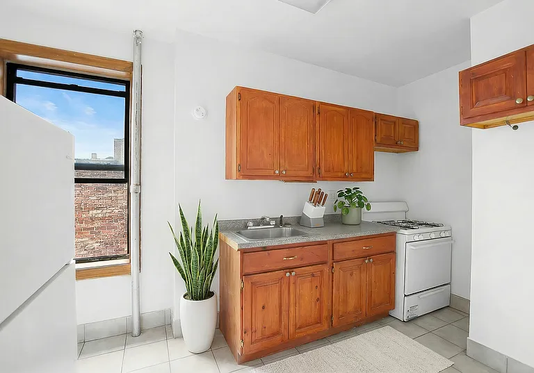 1201 Ocean Pkwy #2C — Photo 3