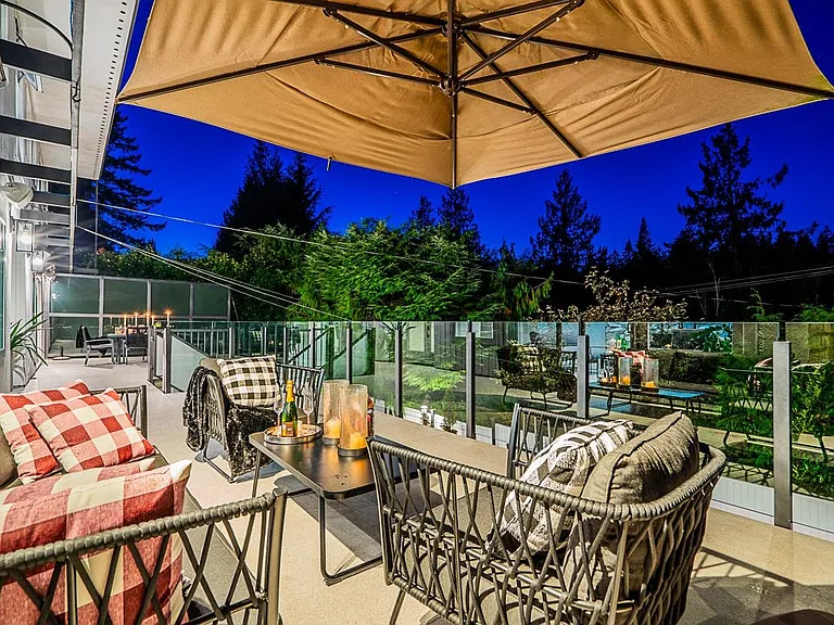 6446 Marine Dr — Photo 35