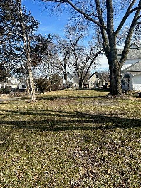 2nd image of 132 N Traub Ave