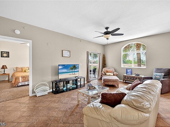 3rd image of 6361 Aragon Way APT 202