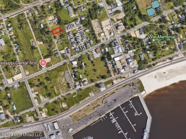 230 Saint Paul Ave, Pass Christian, MS 39571