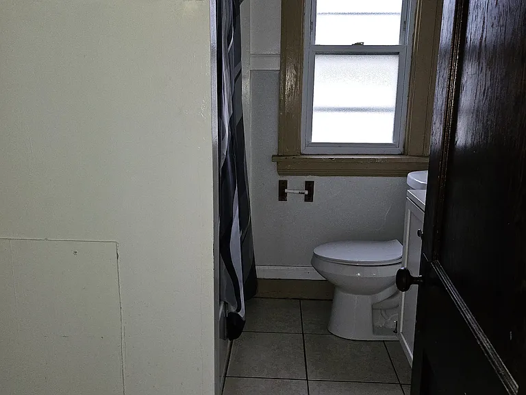 10208 Rosehill Ave #UP — Photo 10