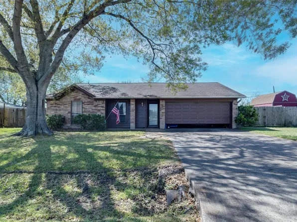 2306 Heather St, Highlands, TX 77562