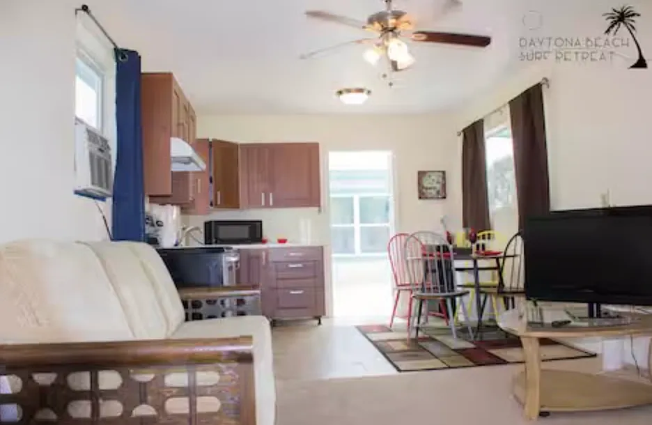 Studio, 500 sqft, $995 — Photo 2