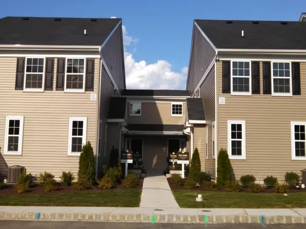 5933 Valley Forge Dr, Coopersburg, PA 18036