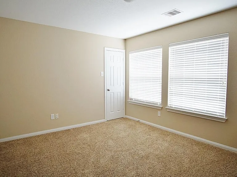 26834 Henson Falls Dr — Photo 17