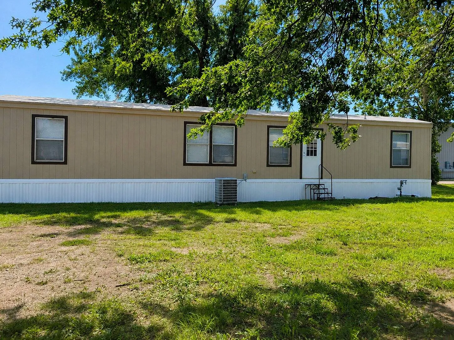 2 bed, 2.0 bath, $895 — Photo 2