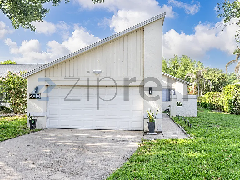 938 Saint Croix Ct — Photo 1