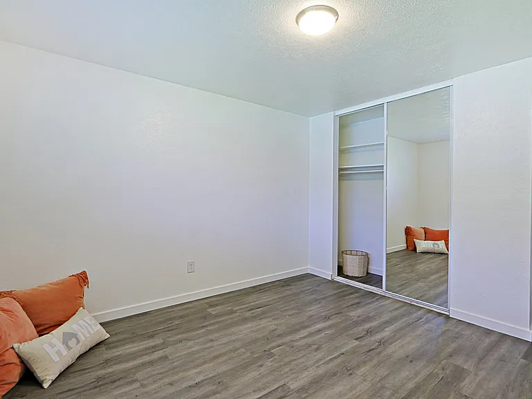 Osborn Place — Photo 6