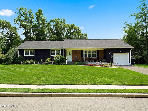 2nd image of 98 Woodridge Avenue
