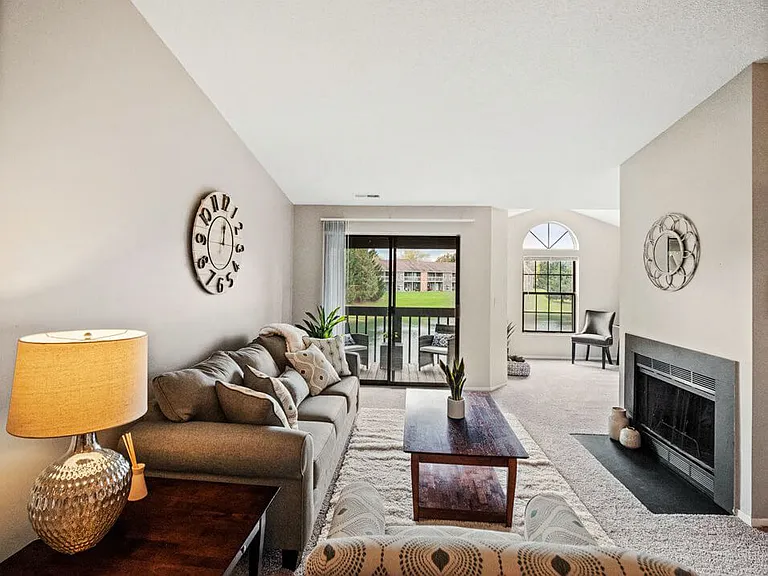 Welcome to Lancaster Lakes Apartment Homes