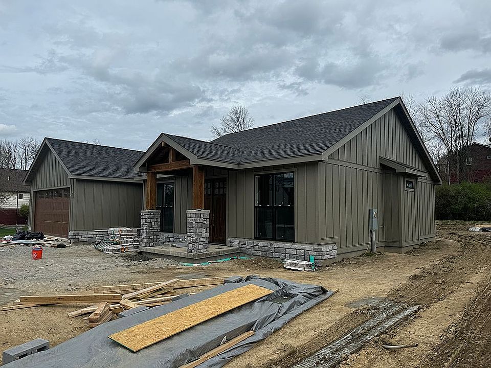 1st image of 305 Meadowlark Dr