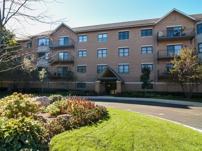20 Trafalgar Sq UNIT 305, Lincolnshire, IL, 60069