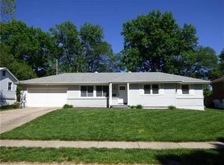 8613 N Charlotte St, Kansas City, MO 64155