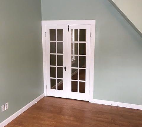 3rd image of 15 E Park St