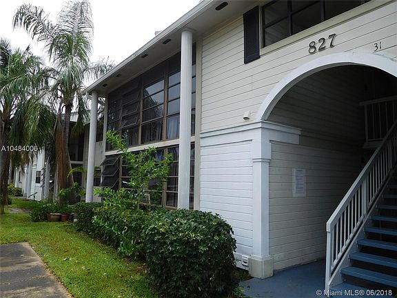 2nd image of 827 NE 199th St APT 101