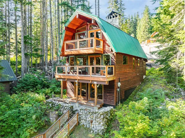 821 Snoqualmie Drive, Snoqualmie Pass, WA 98068