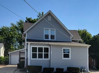 806 S Jefferson St #UP, Lockport, IL 60441