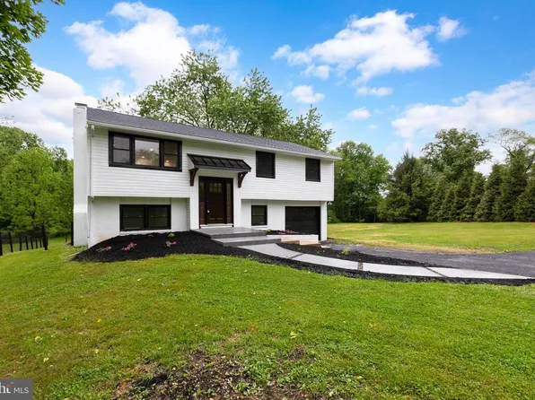 11 Prince Edward Dr, Coatesville, PA 19320